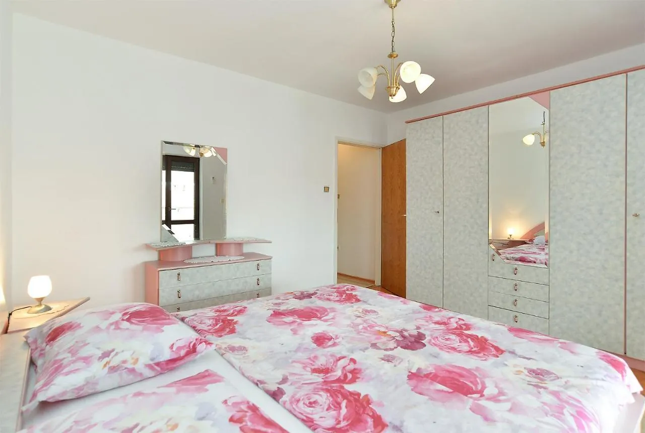 Apartments Aleksandra 43 Pula Croatia