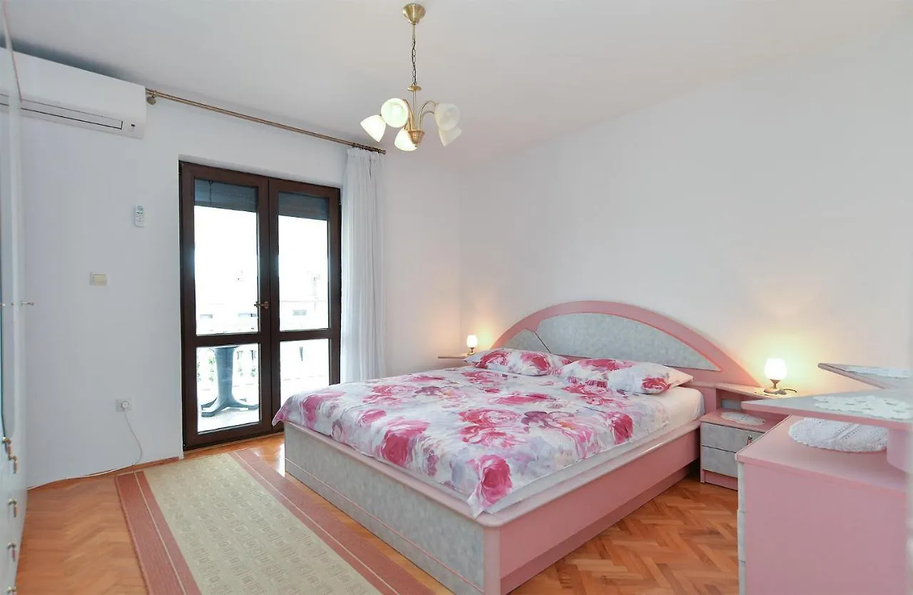 Apartments Aleksandra 43 Pula 0*,  Croatia